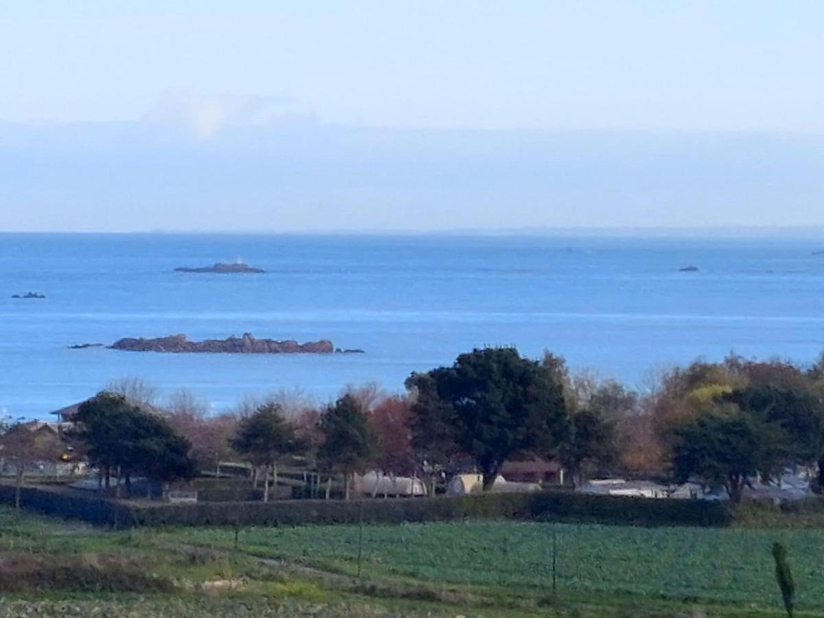 Breton Granite Stone House With Fantastic Sea Views Saint-Pol-de-Léon
